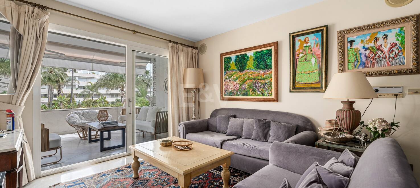 Beachfront Apartment with Stunning Sea Views in Puerto Banus