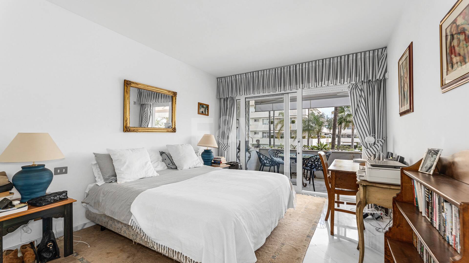 Apartamento Frente al Mar con Impresionantes Vistas al Mar en Puerto Banús