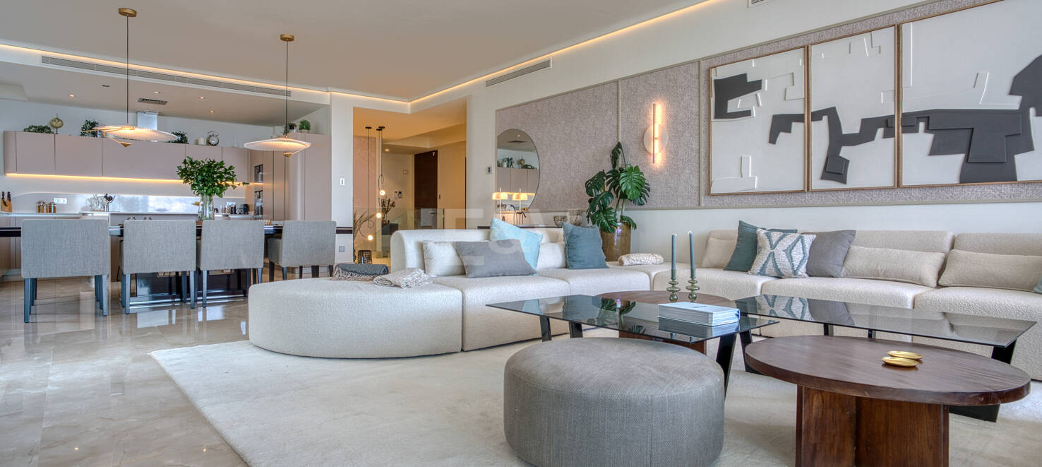 Exquisite Duplex Apartment with Breathtaking Sea Views