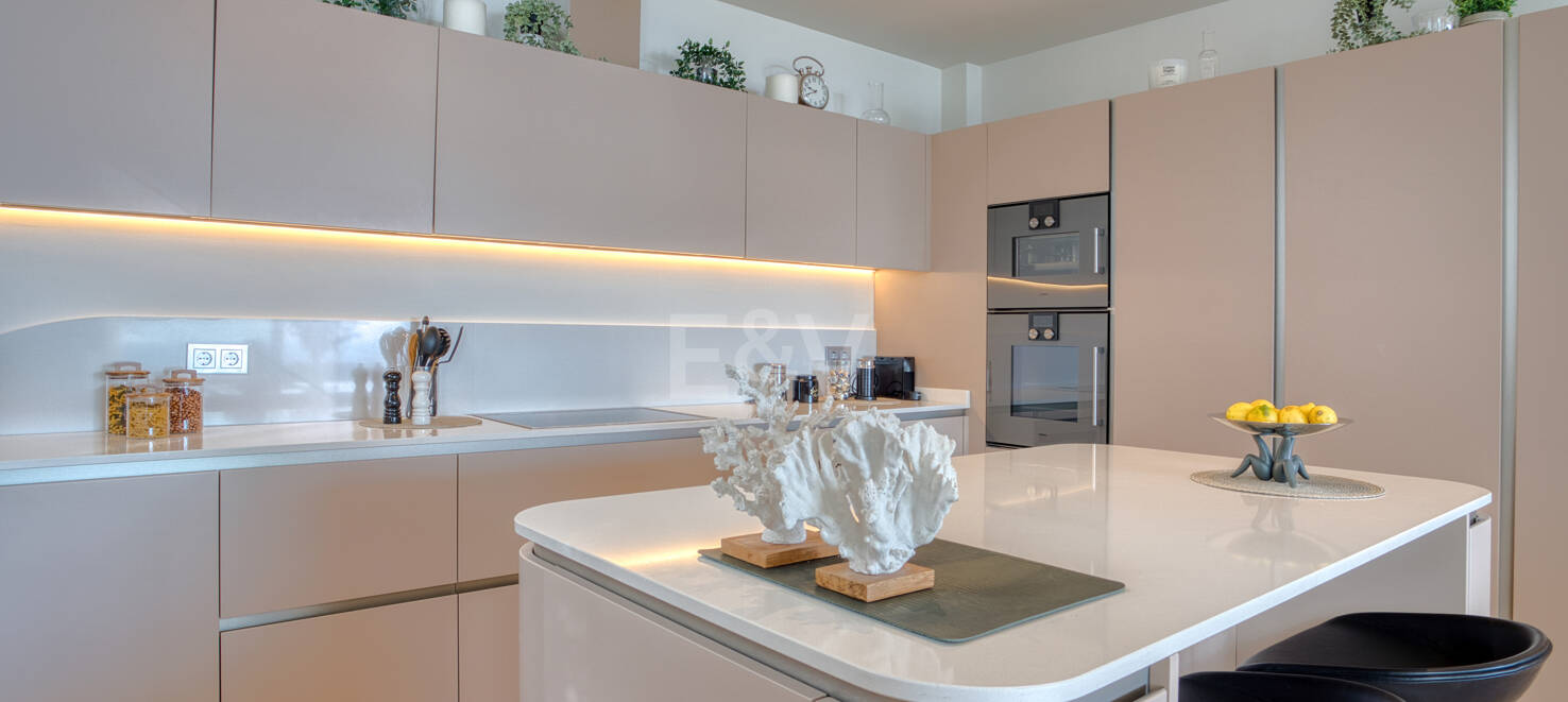 Exquisite Duplex Apartment with Breathtaking Sea Views