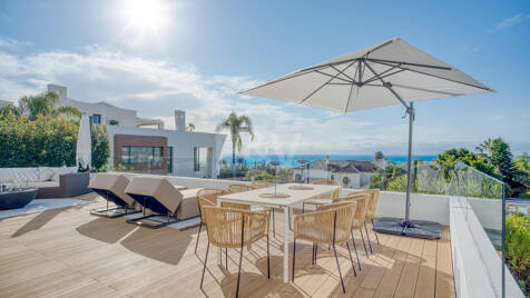 Exquisites Duplex Apartment mit atemberaubendem Meerblick