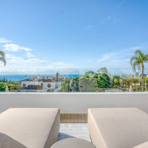 Exquisite Duplex Apartment with Breathtaking Sea Views