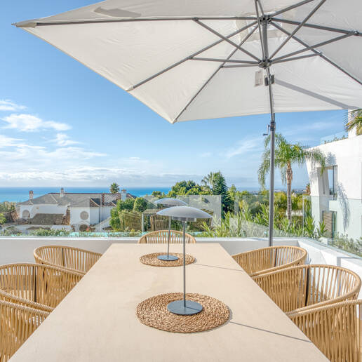 Exquisite Duplex Apartment with Breathtaking Sea Views