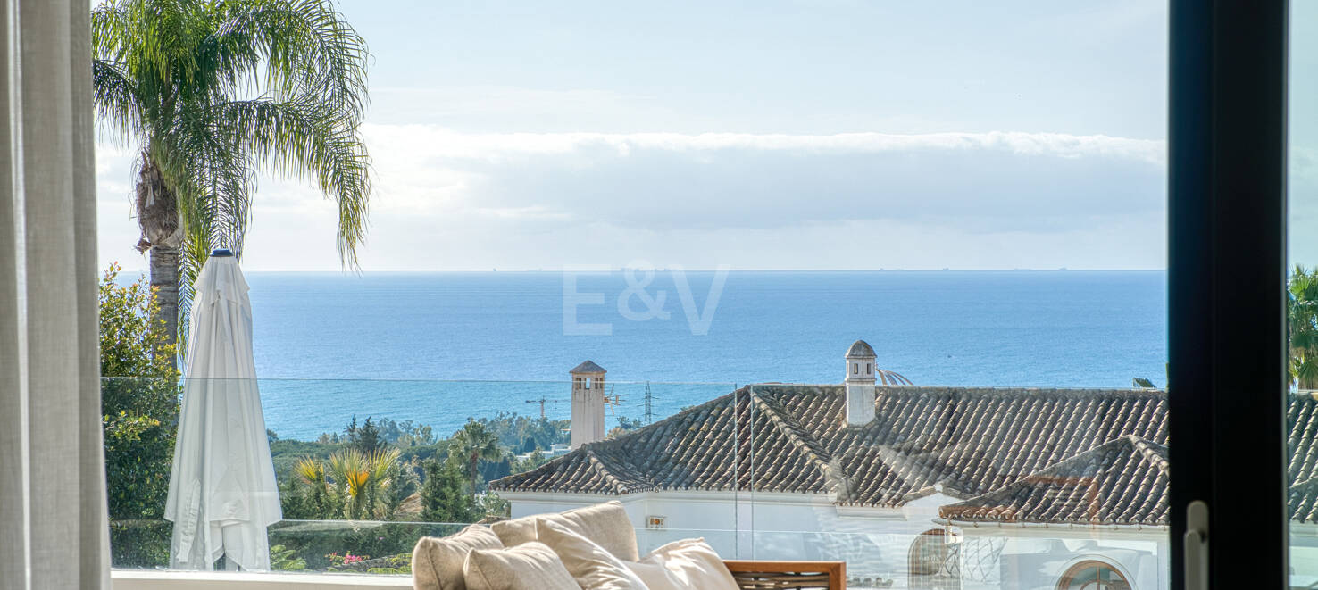 Exquisite Duplex Apartment with Breathtaking Sea Views