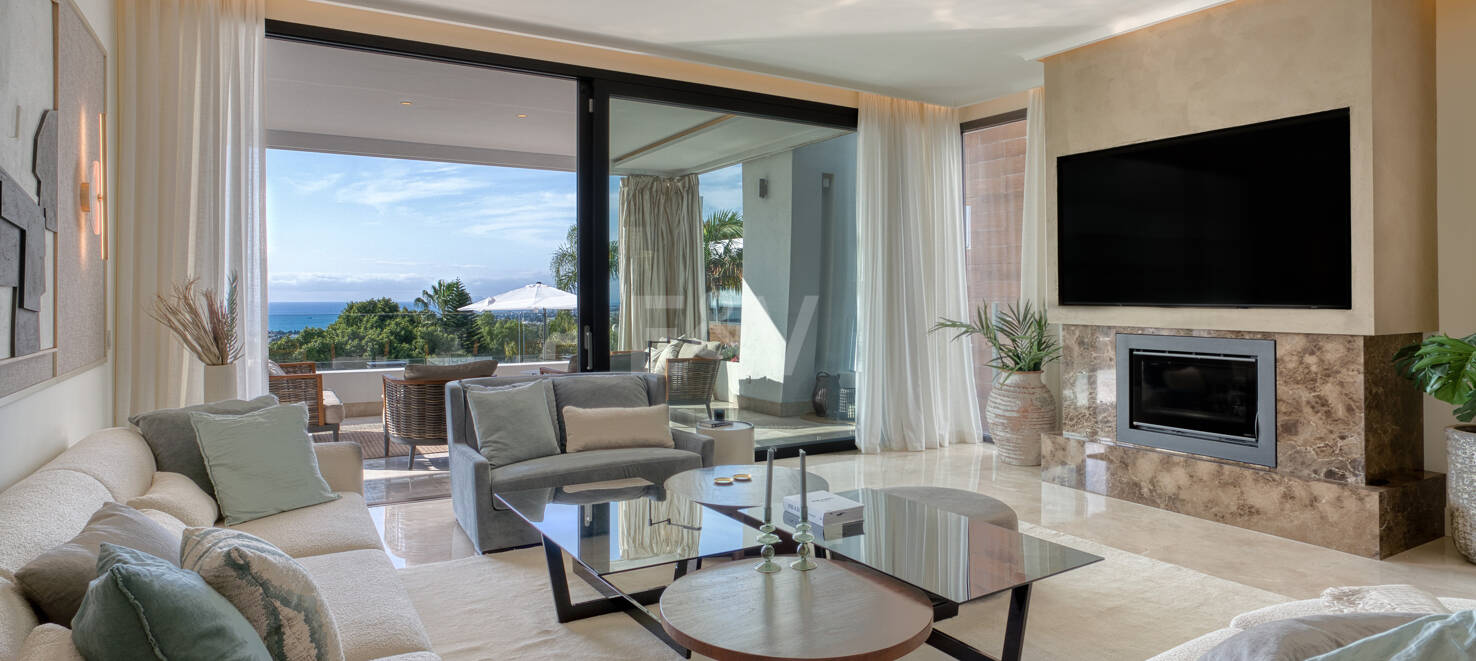 Exquisite Duplex Apartment with Breathtaking Sea Views