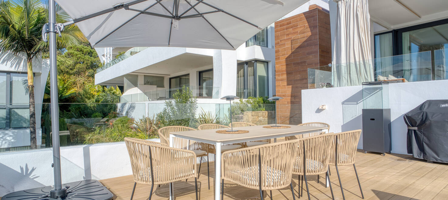 Exquisite Duplex Apartment with Breathtaking Sea Views