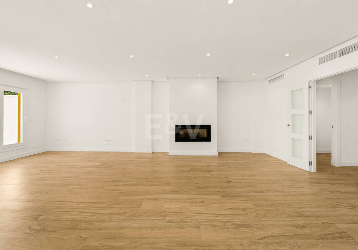 Fullt renoverat Corner Townhouse med havsutsikt i Nagüeles