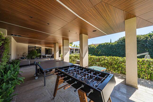 Impresionante Villa a Distancia andando de la Playa en Guadalmina