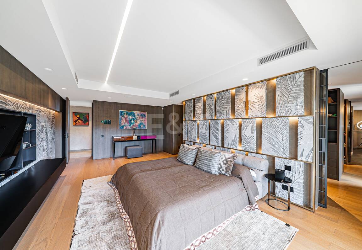 Impresionante Villa a Distancia andando de la Playa en Guadalmina