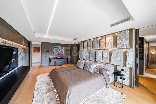 Impresionante Villa a Distancia andando de la Playa en Guadalmina