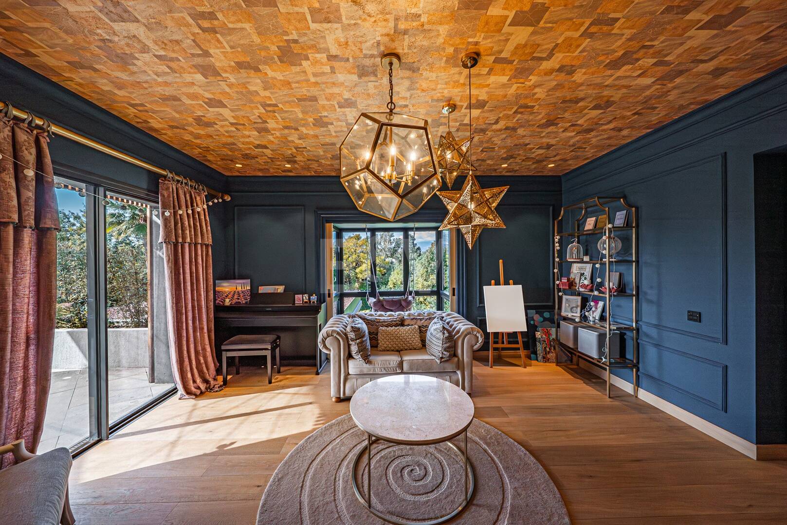 Impresionante Villa a Distancia andando de la Playa en Guadalmina