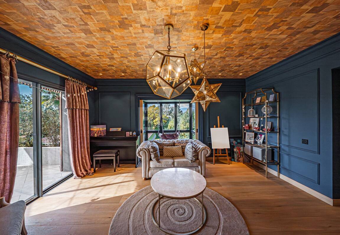 Impresionante Villa a Distancia andando de la Playa en Guadalmina