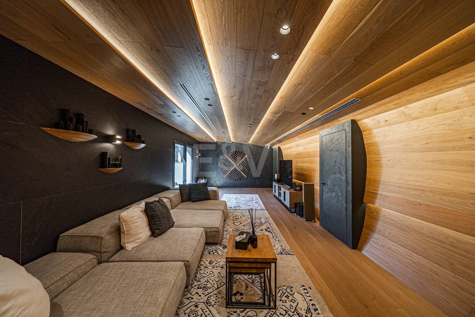 Impresionante Villa a Distancia andando de la Playa en Guadalmina