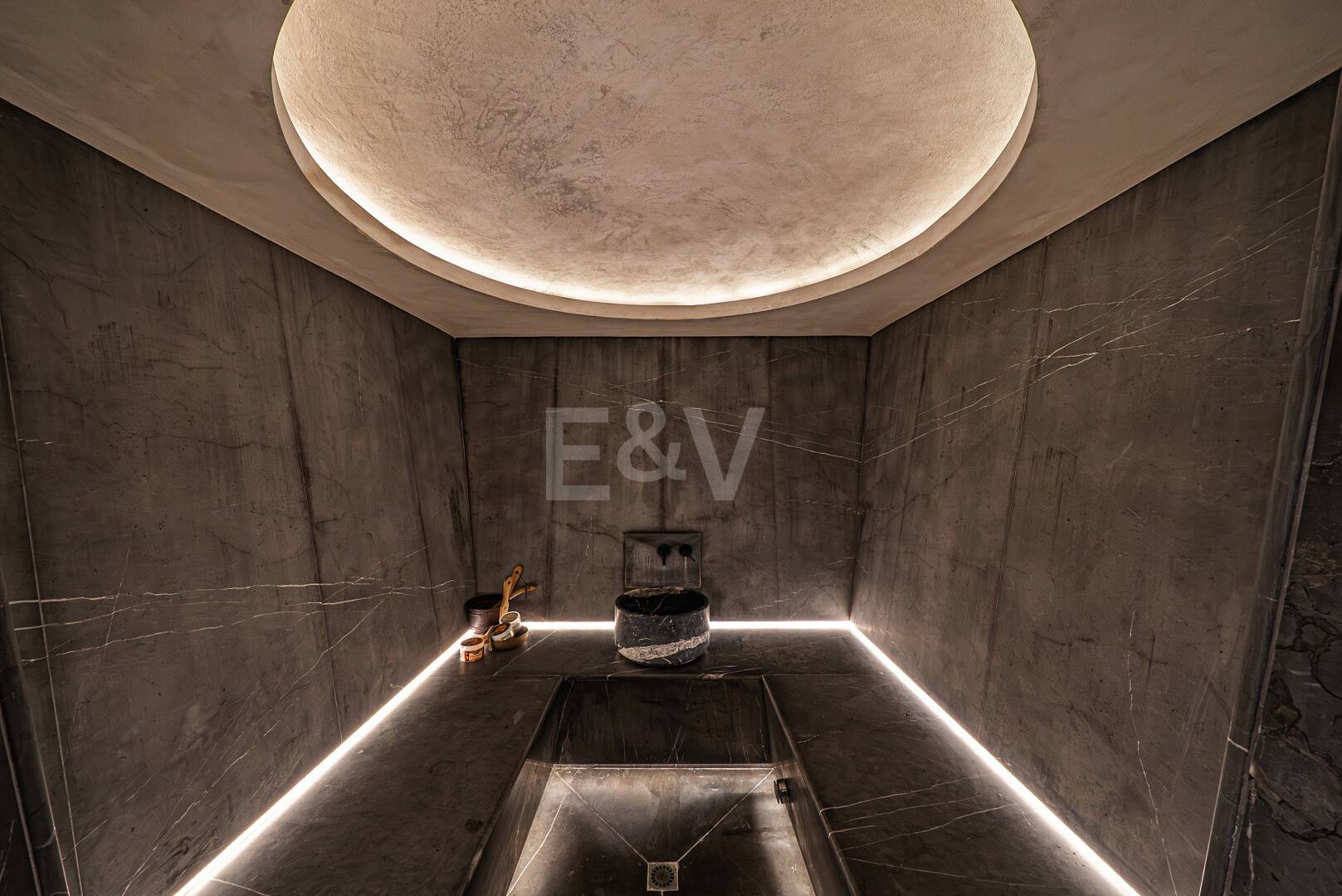 Impresionante Villa a Distancia andando de la Playa en Guadalmina