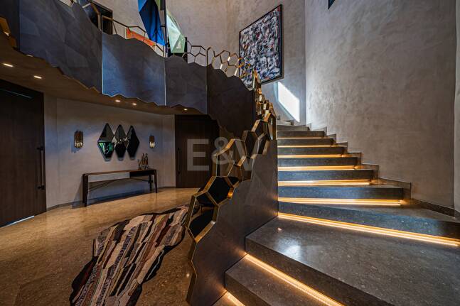 Impresionante Villa a Distancia andando de la Playa en Guadalmina