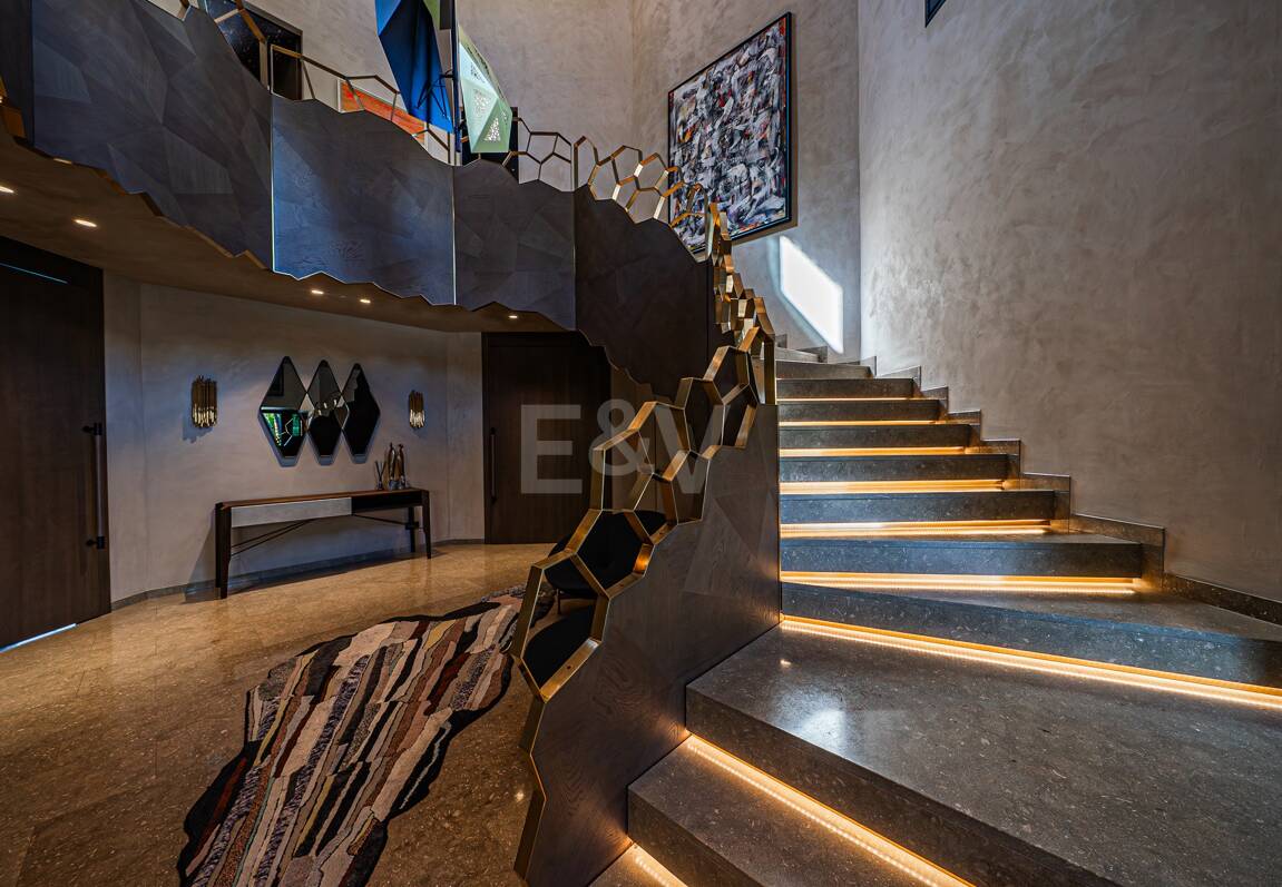 Impresionante Villa a Distancia andando de la Playa en Guadalmina