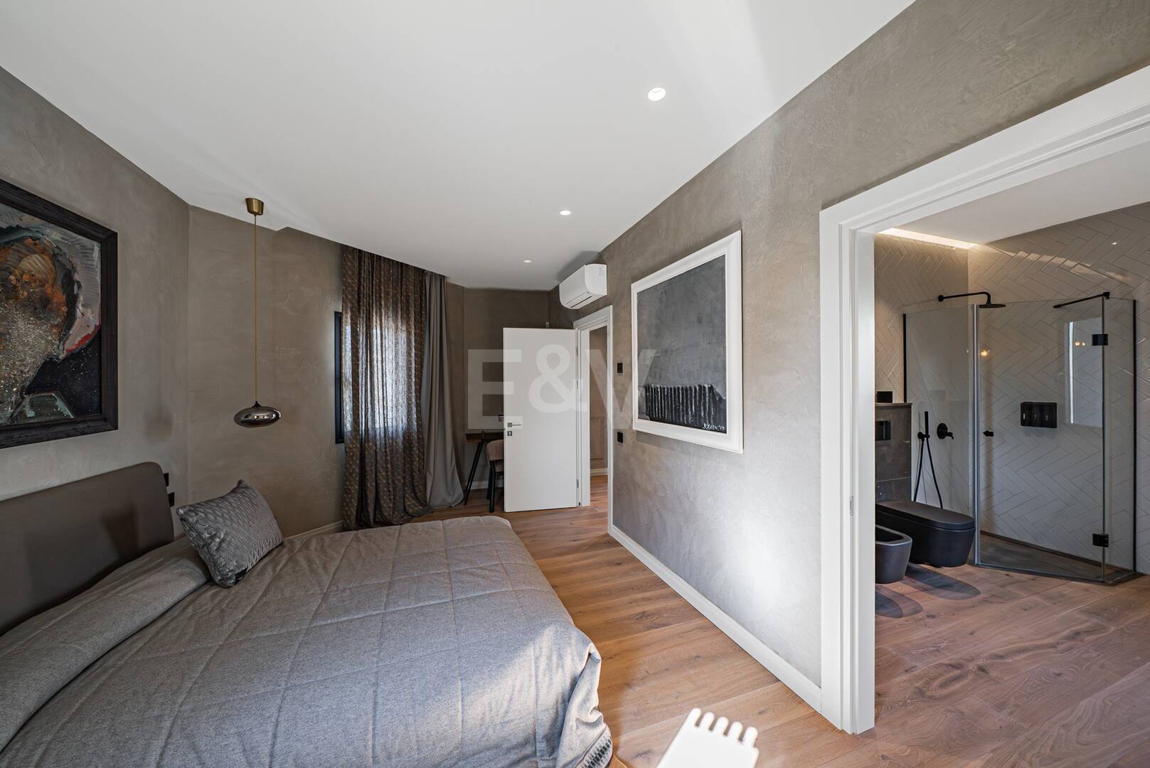 Impresionante Villa a Distancia andando de la Playa en Guadalmina