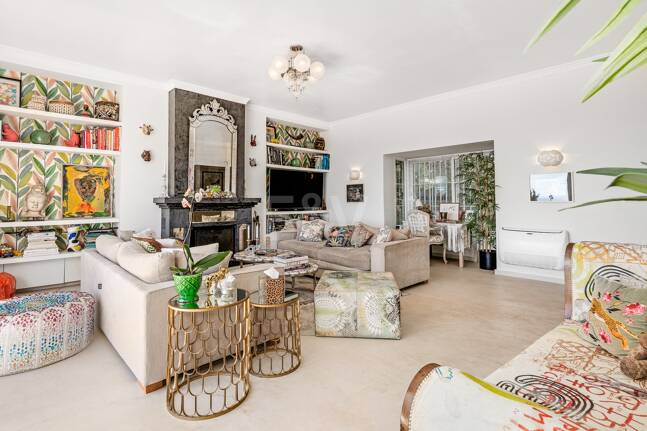 Utsökt radhus med panoramautsikt i Marbella Hill Club