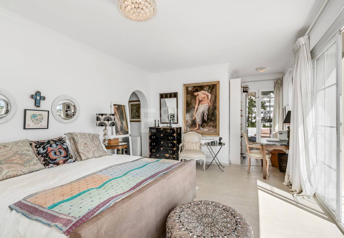 Utsökt radhus med panoramautsikt i Marbella Hill Club