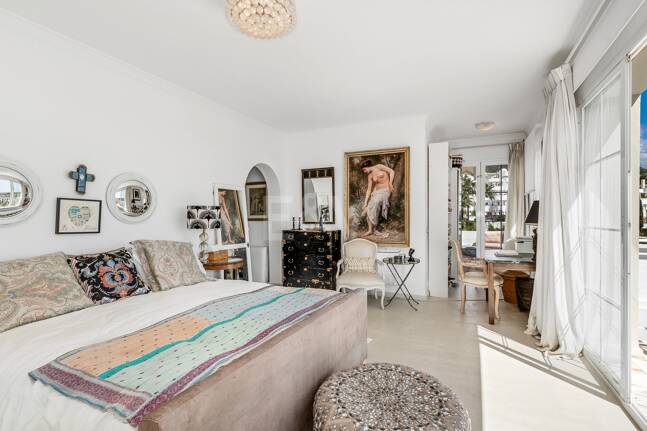 Utsökt radhus med panoramautsikt i Marbella Hill Club