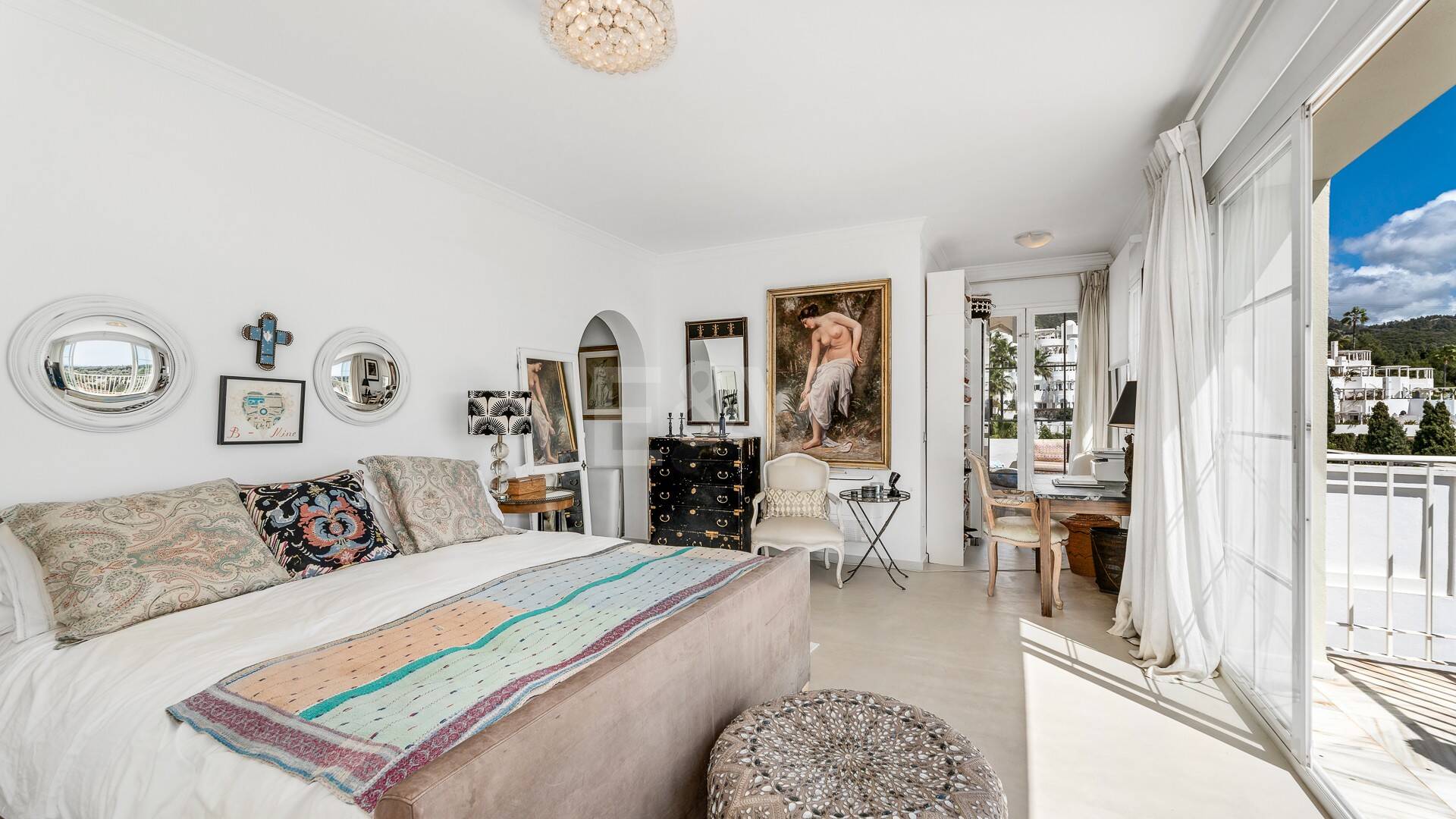 Maison de ville exquise avec vue panoramique à Marbella Hill Club