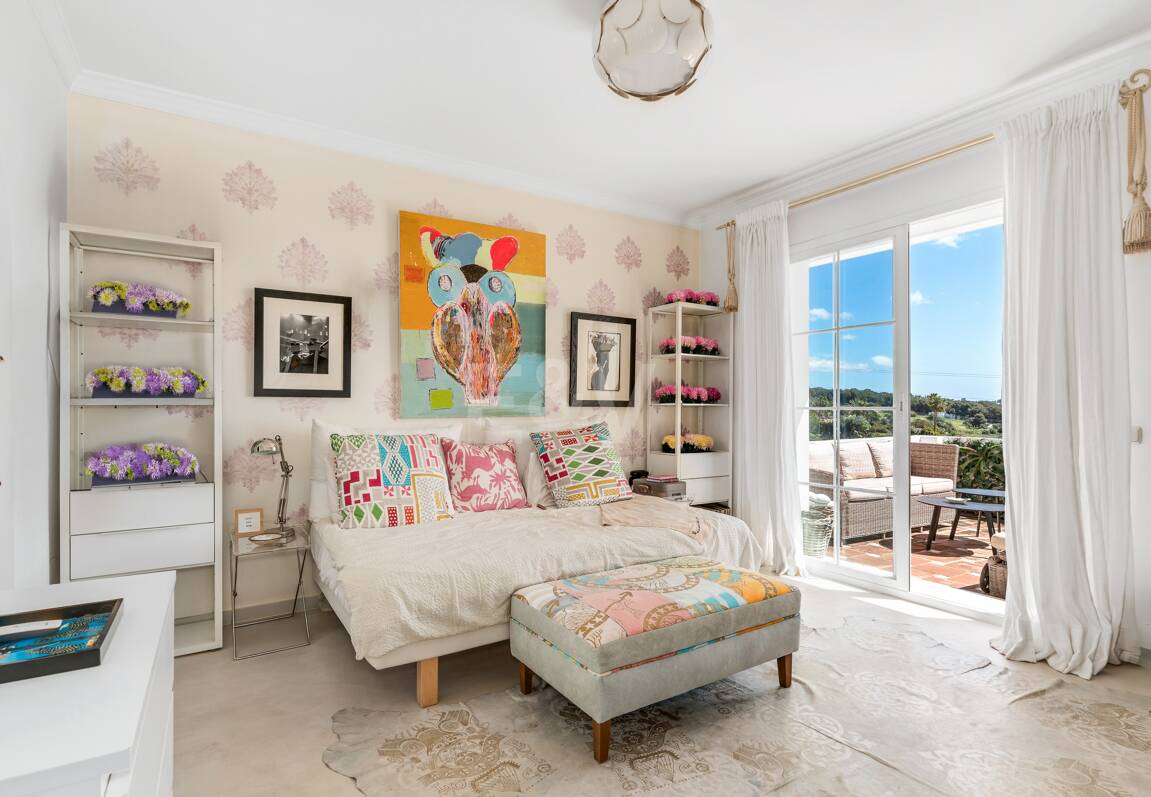Utsökt radhus med panoramautsikt i Marbella Hill Club