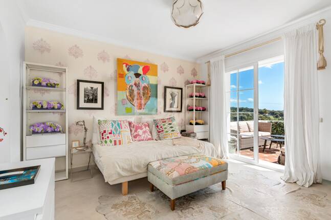 Utsökt radhus med panoramautsikt i Marbella Hill Club