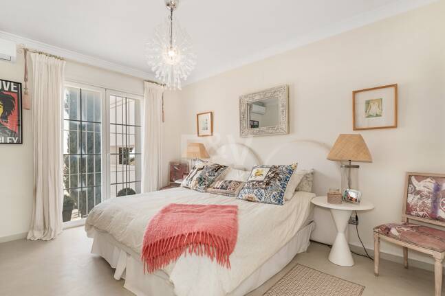 Utsökt radhus med panoramautsikt i Marbella Hill Club