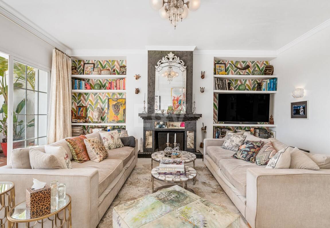 Utsökt radhus med panoramautsikt i Marbella Hill Club