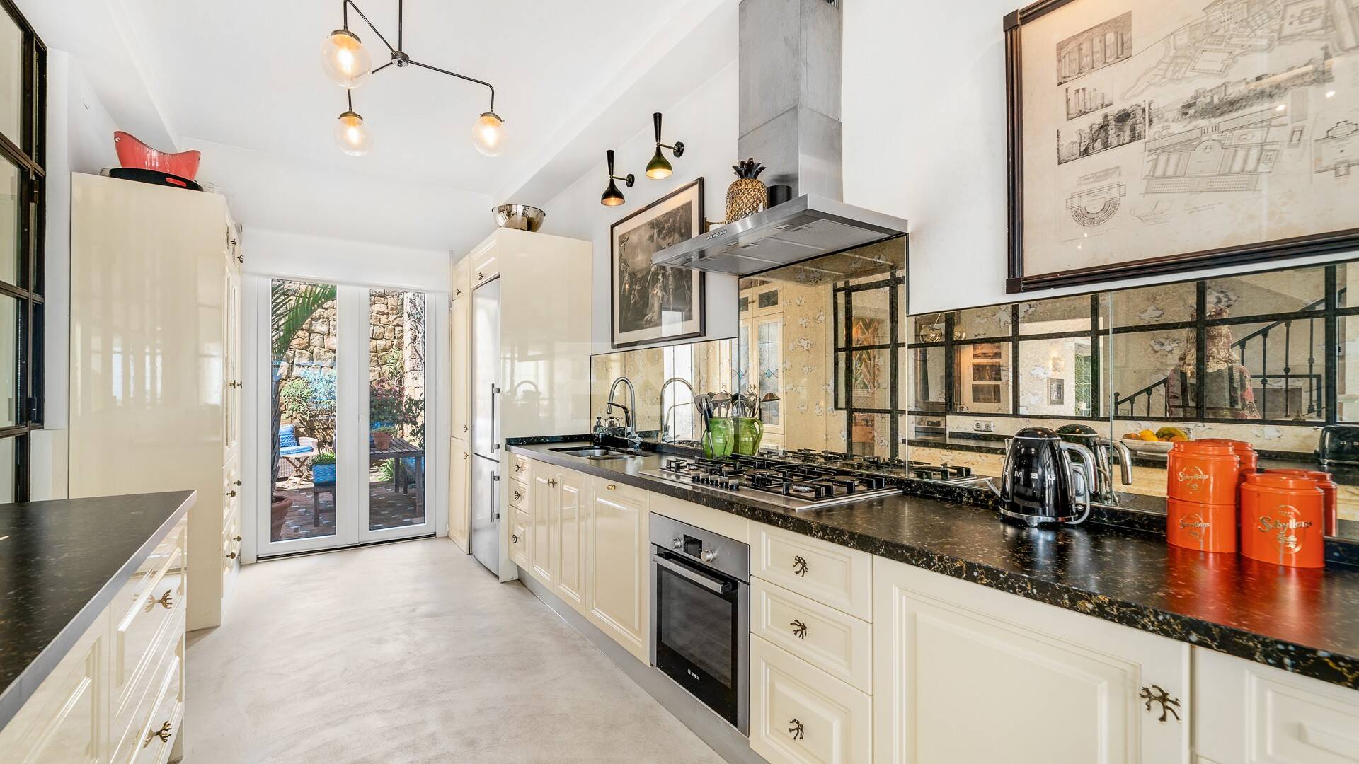 Utsökt radhus med panoramautsikt i Marbella Hill Club