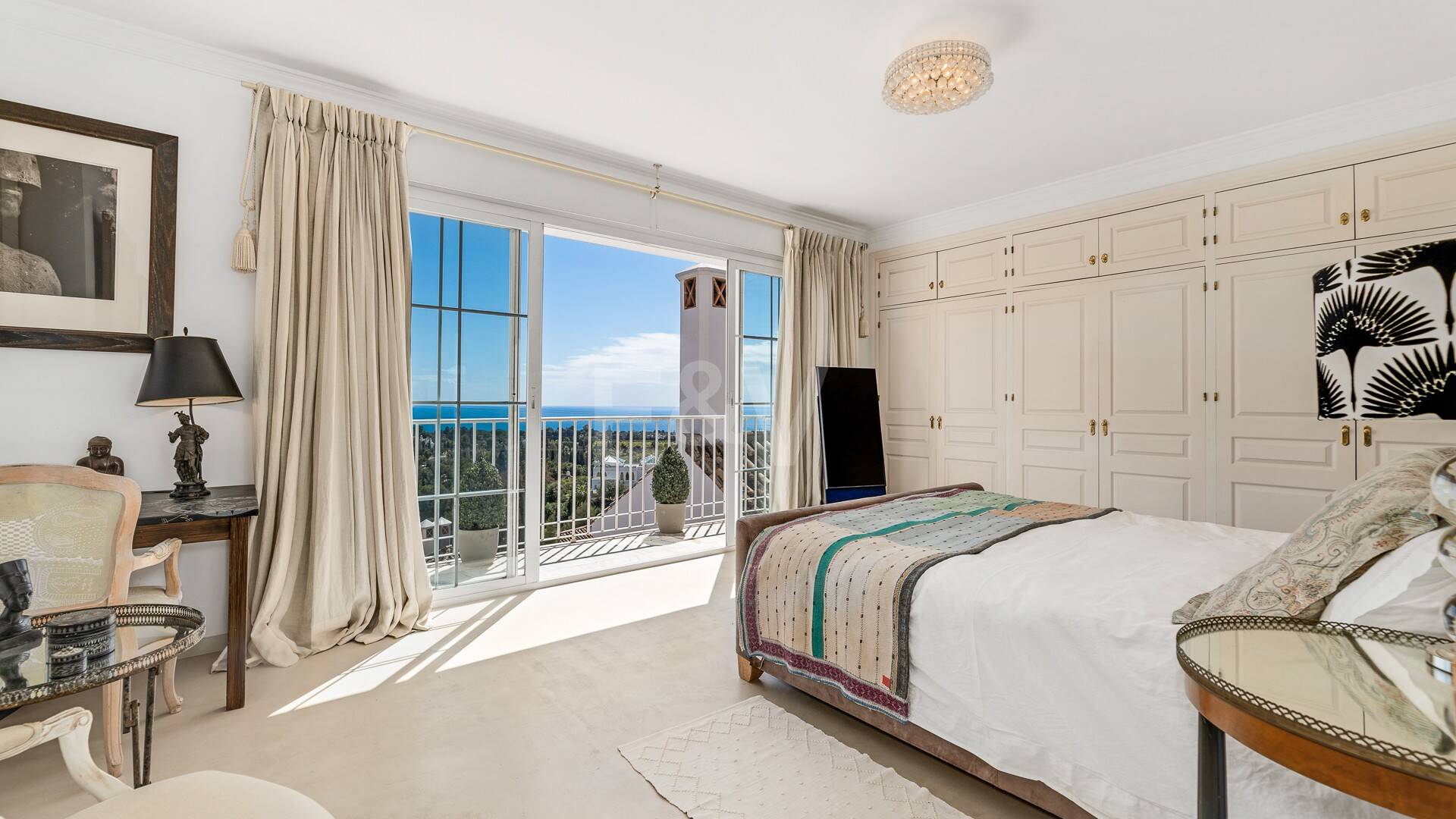 Maison de ville exquise avec vue panoramique à Marbella Hill Club