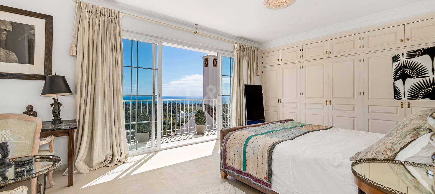 Utsökt radhus med panoramautsikt i Marbella Hill Club