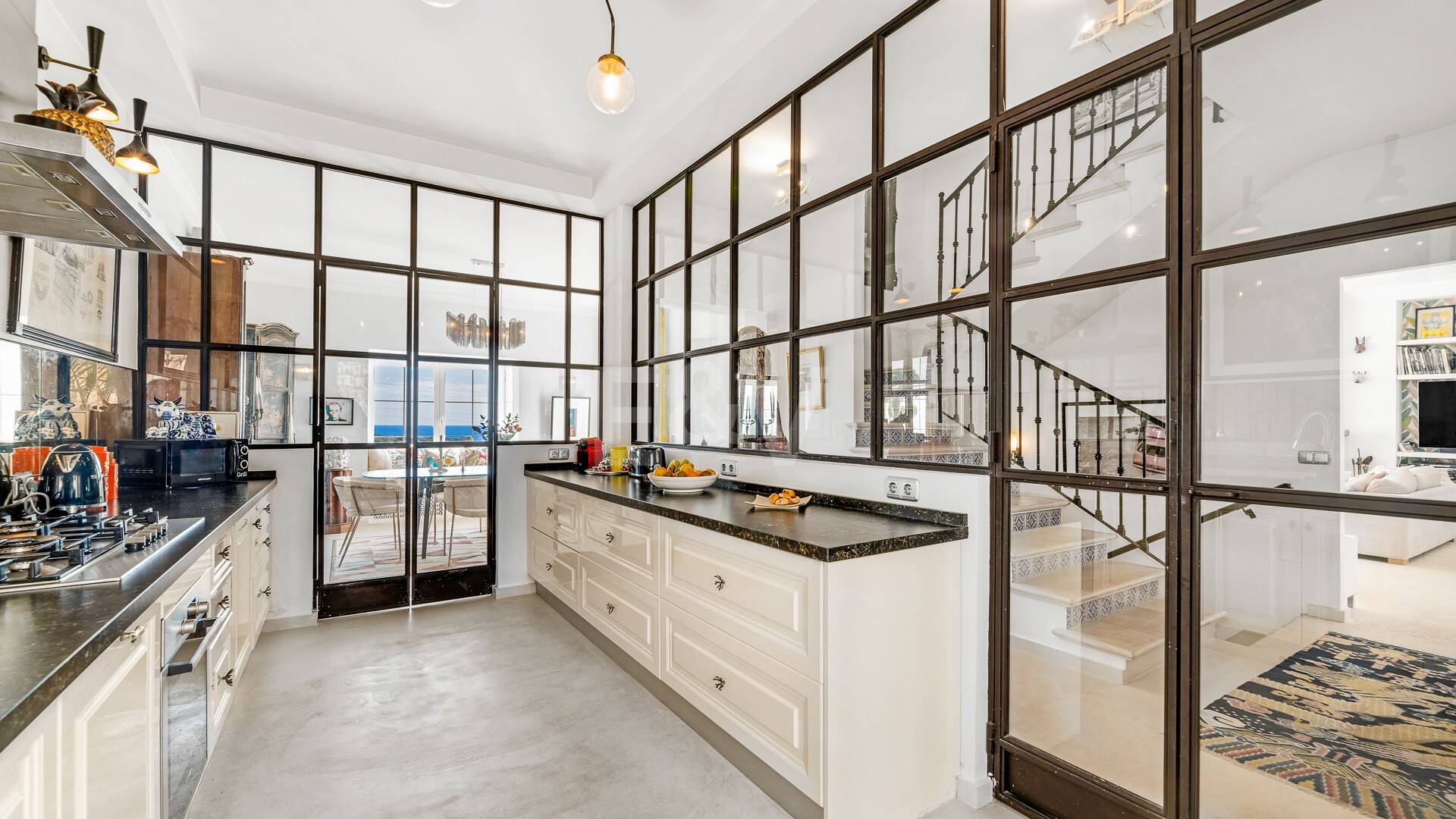 Utsökt radhus med panoramautsikt i Marbella Hill Club