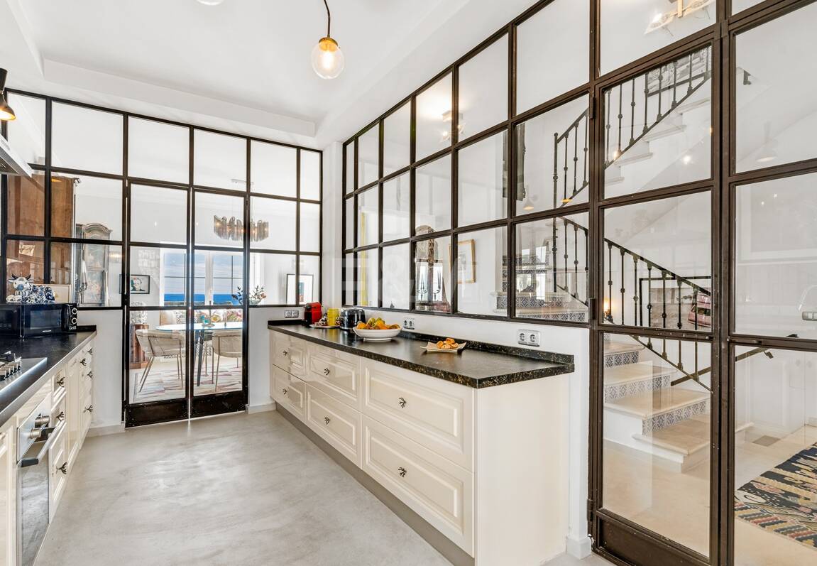 Utsökt radhus med panoramautsikt i Marbella Hill Club