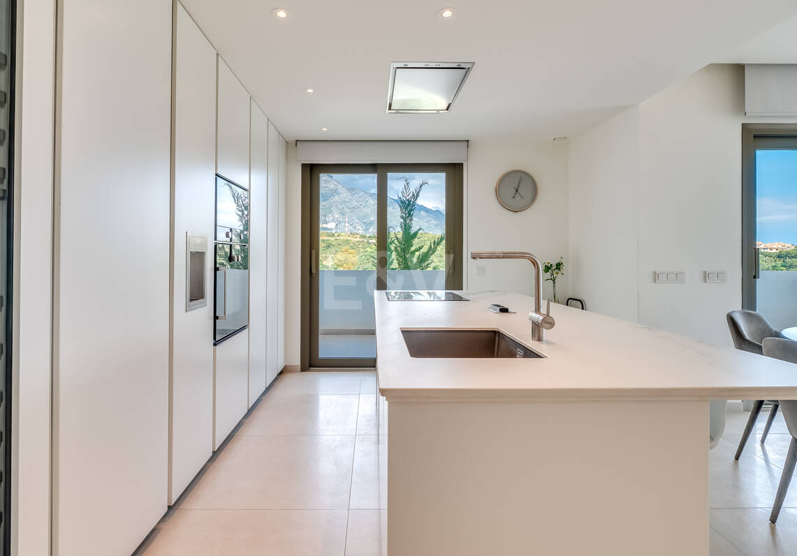 Appartement à louer en Nueva Andalucia, Marbella (Toutes les zones)