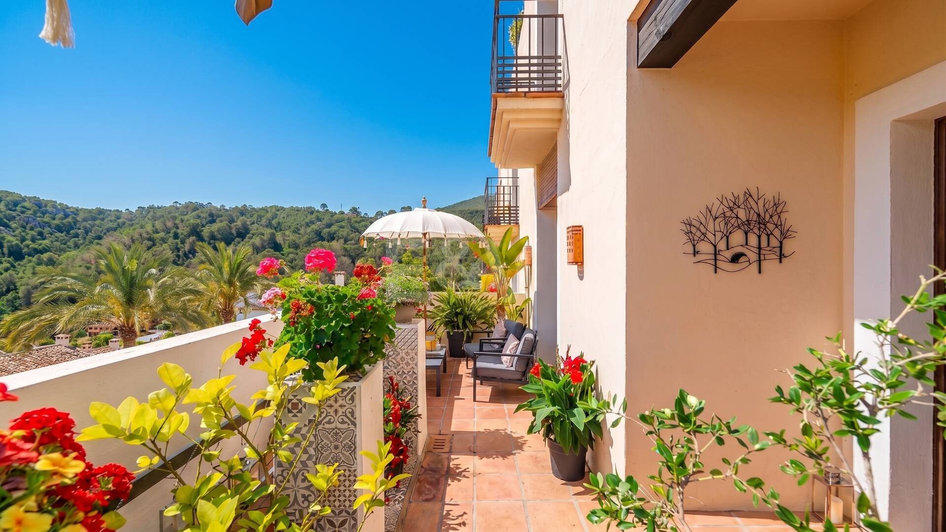 Modern Townhouse med Mountain Views & Luxury Amenities