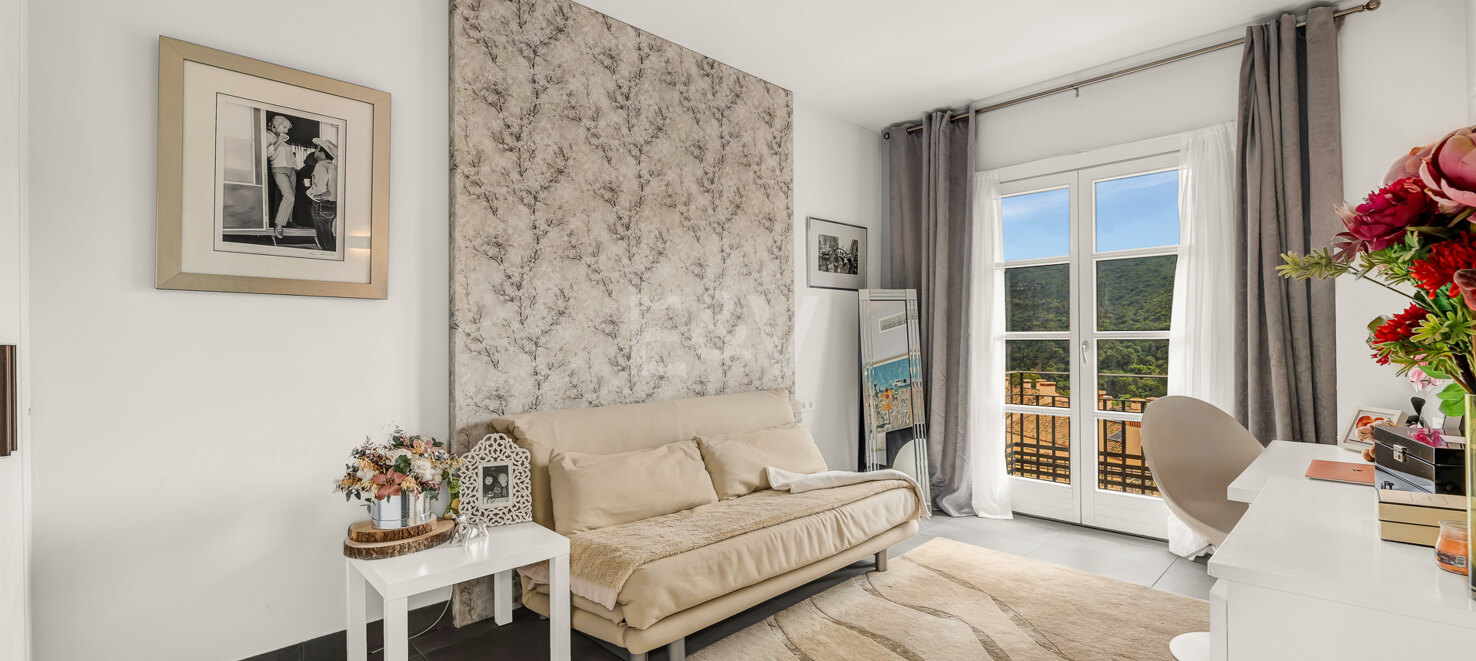 Casa adosada moderna con vistas a la montaña y lujosos servicios