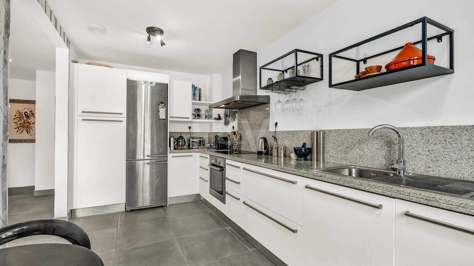 Maison moderne avec vues sur la montagne et équipements de luxe