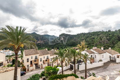 Modern Townhouse med Mountain Views & Luxury Amenities