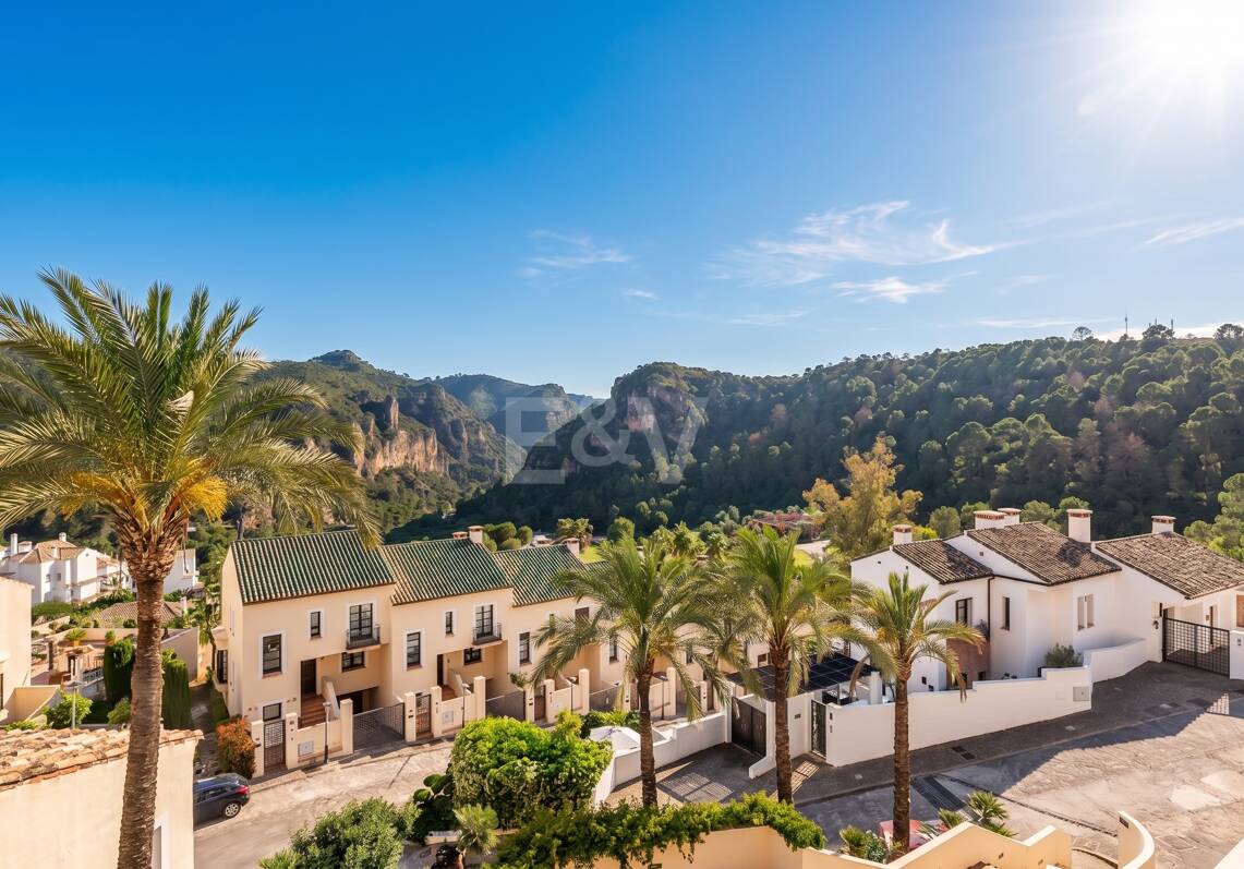 Modern Townhouse med Mountain Views & Luxury Amenities