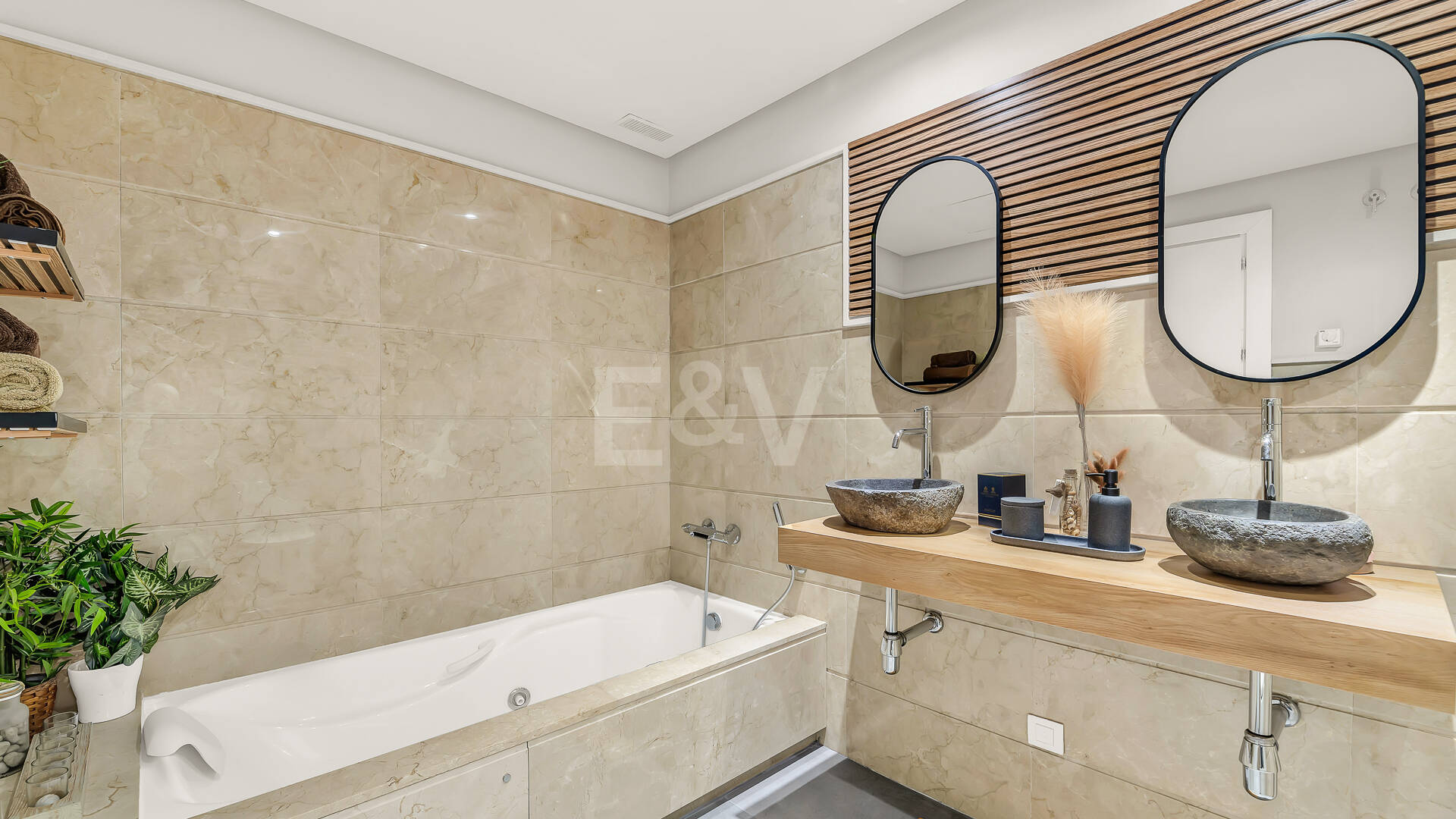 Maison moderne avec vues sur la montagne et équipements de luxe