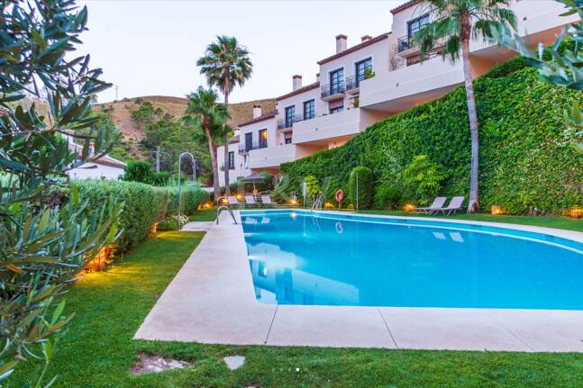 Modern Townhouse med Mountain Views & Luxury Amenities