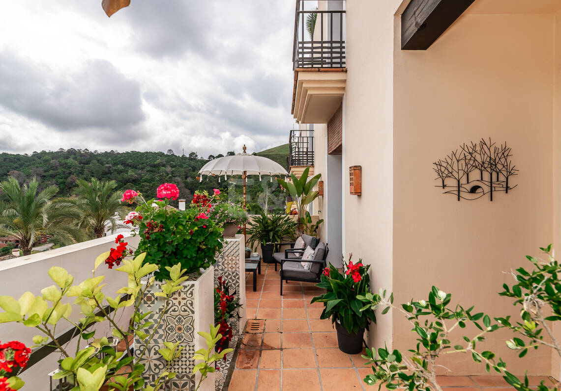 Maison moderne avec vues sur la montagne et équipements de luxe