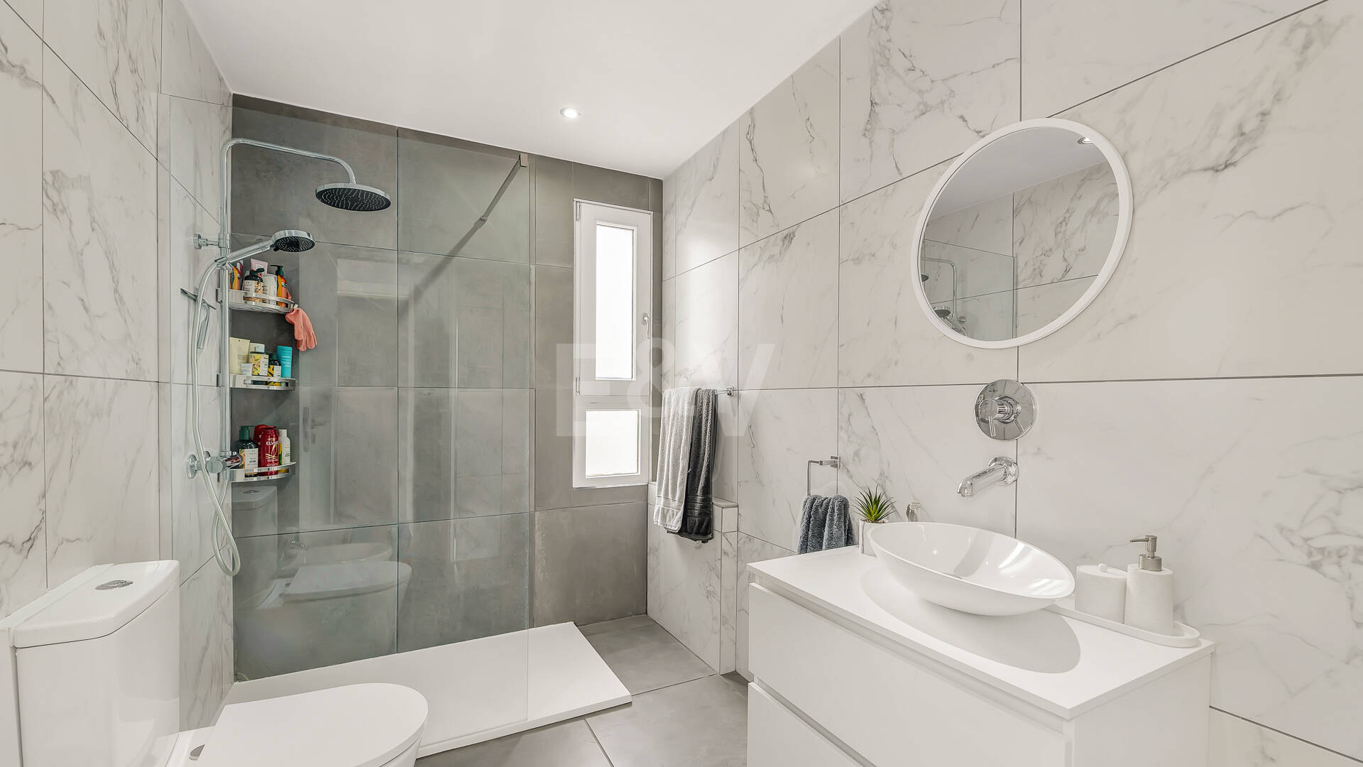 Modern Townhouse med Mountain Views & Luxury Amenities