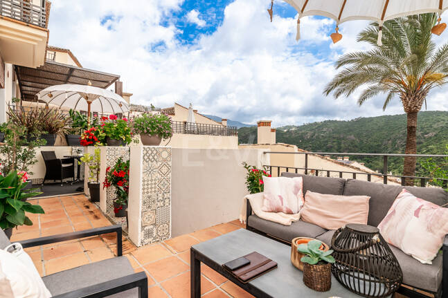 Modern Townhouse med Mountain Views & Luxury Amenities