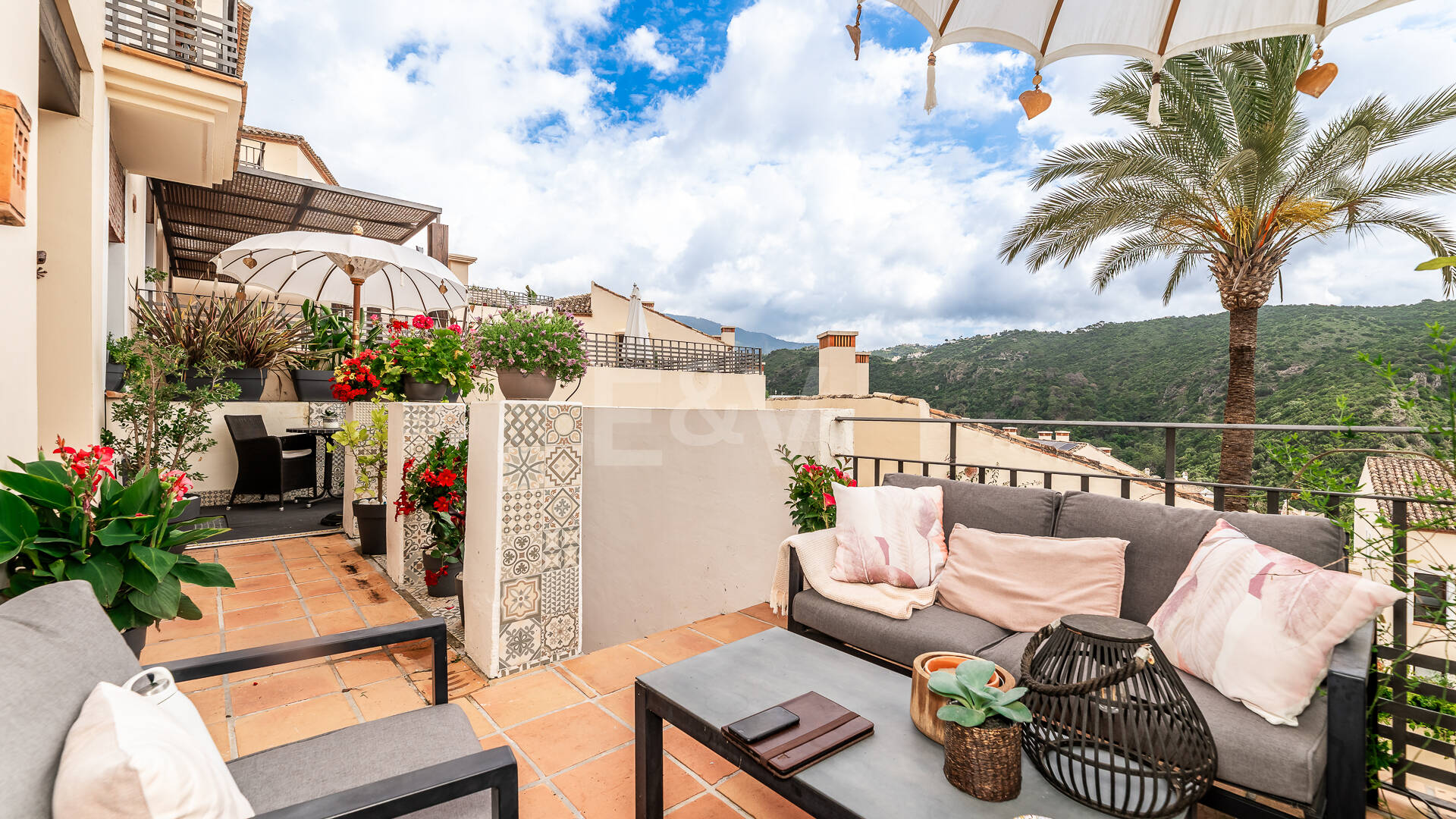 Modern Townhouse med Mountain Views & Luxury Amenities