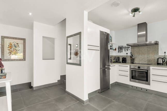 Modern Townhouse med Mountain Views & Luxury Amenities