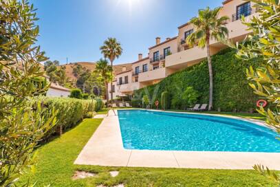 Modern Townhouse med Mountain Views & Luxury Amenities