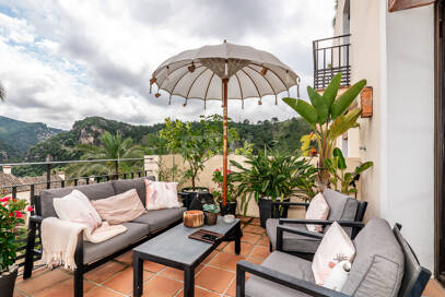 Modern Townhouse med Mountain Views & Luxury Amenities