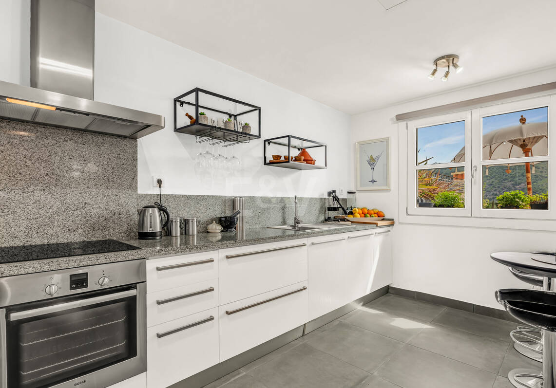 Maison moderne avec vues sur la montagne et équipements de luxe